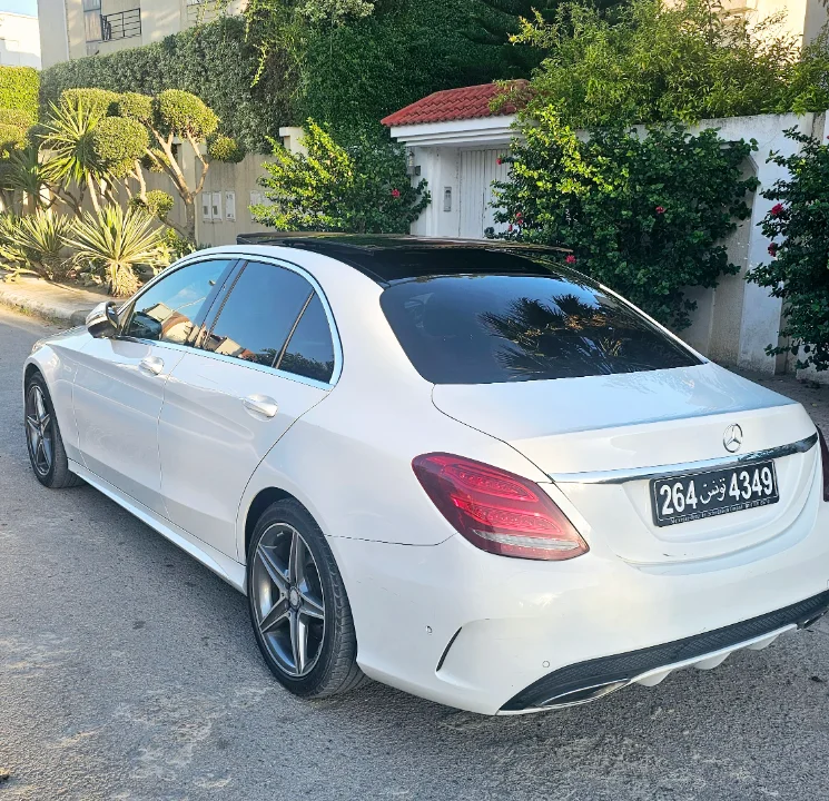 Mercedes 200 - Photo 10