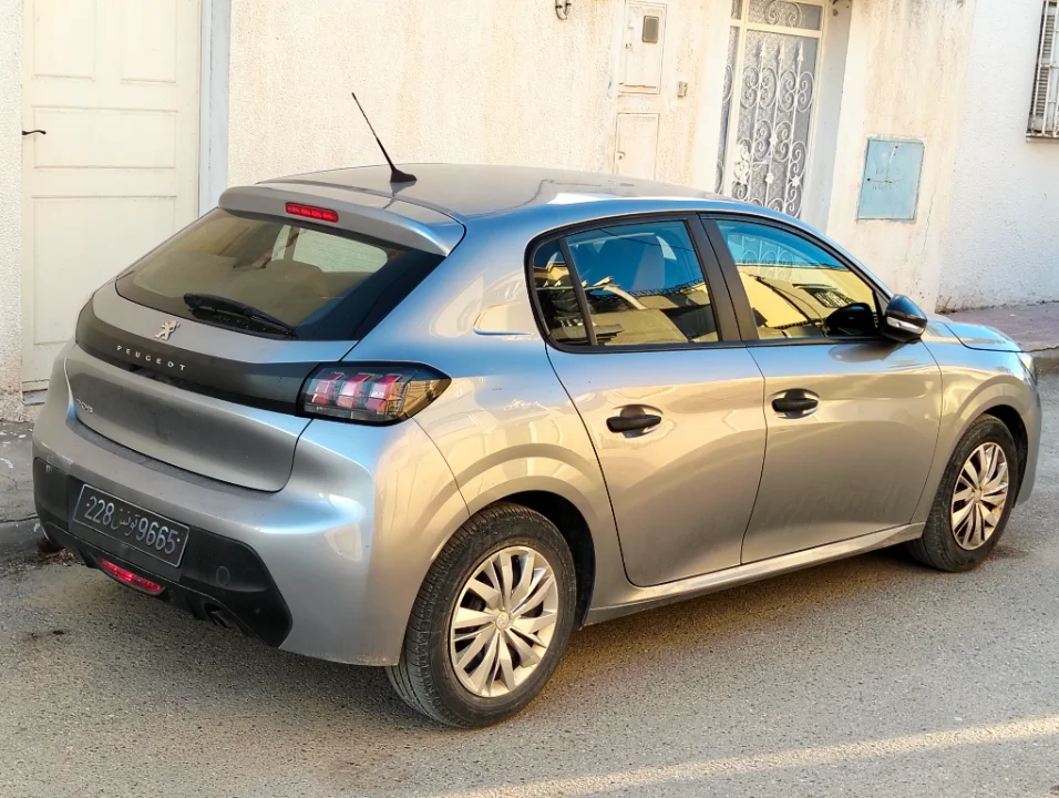 Peugeot 208 - Photo 10