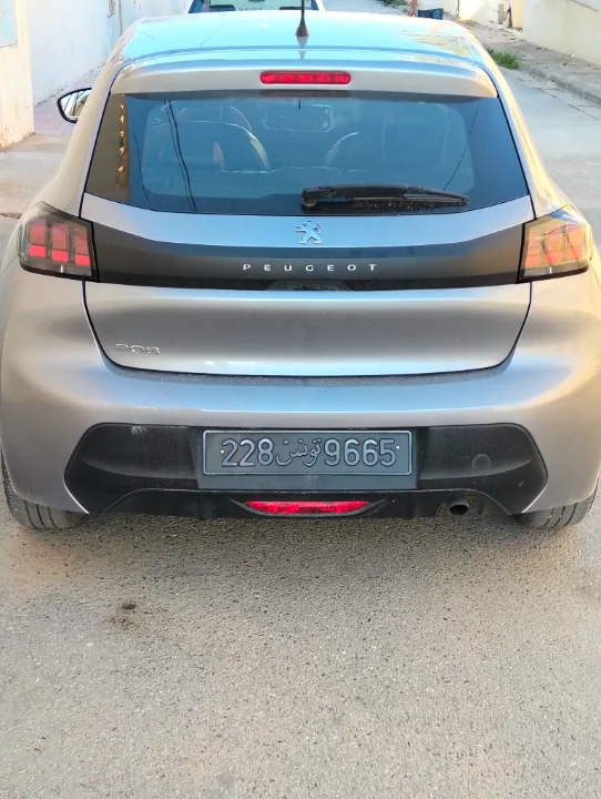 Peugeot 208 - Photo 9