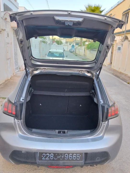 Peugeot 208 - Photo 3