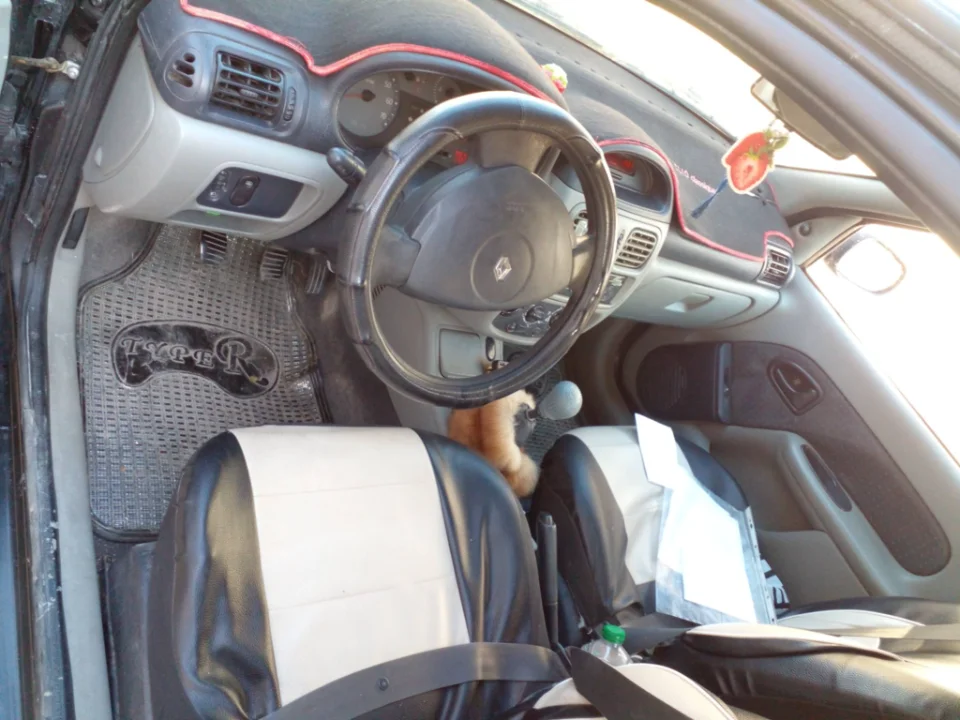 Renault Clio - Photo 2