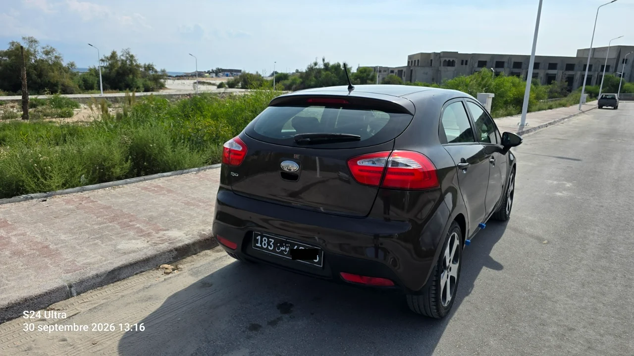 Kia RIO - Photo 11
