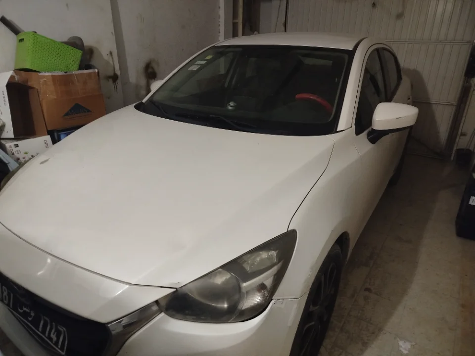 Mazda MAZDA2 - Photo 2