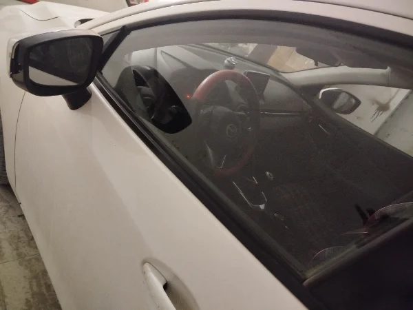 Mazda MAZDA2 - Photo 3