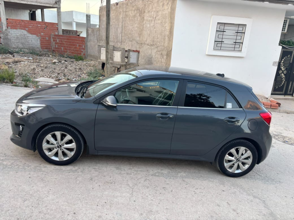 Kia RIO - Photo 9