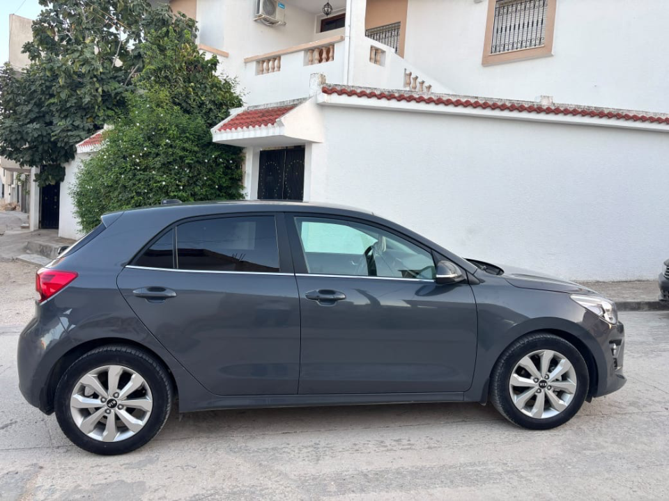 Kia RIO - Photo 6