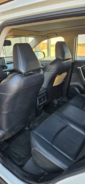 Toyota RAV4 Plug-in - Photo 9