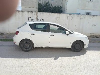 Seat Ibiza - Photo 2