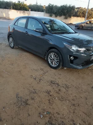 Kia RIO - Photo 5