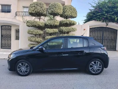 Peugeot 208 - Photo 2
