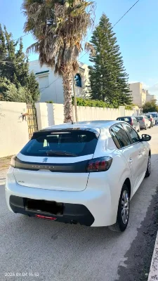 Peugeot 208 - Photo 8