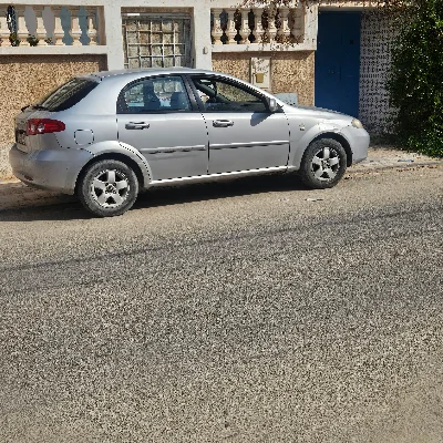 Chevrolet OPTRA - Photo 2