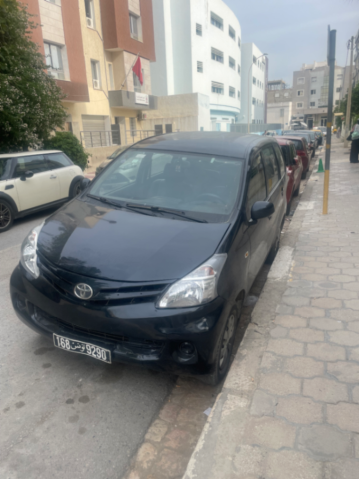 Toyota Avensis 2013