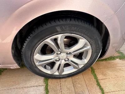 Peugeot 208 - Photo 2