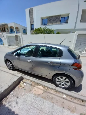 Peugeot 208 - Photo 3