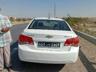 Chevrolet CRUZE - Photo 2
