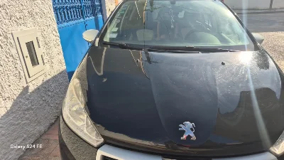 Peugeot 208 - Photo 3