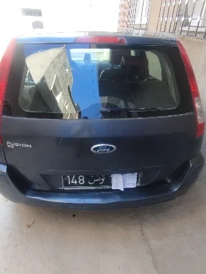 Ford FUSION - Photo 6