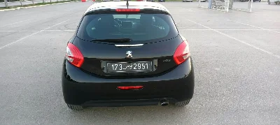 Peugeot 208 - Photo 3