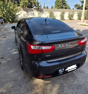 Kia RIO - Photo 8