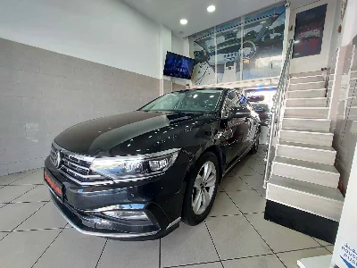Volkswagen Passat - Photo 11