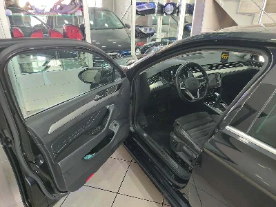 Volkswagen Passat - Photo 3