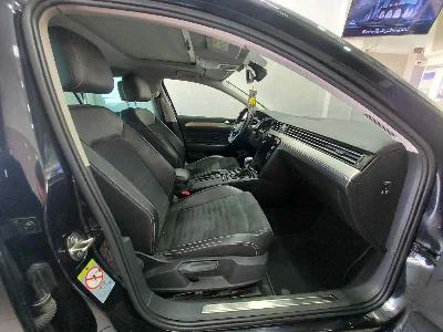 Volkswagen Passat - Photo 2