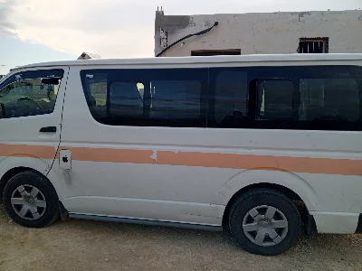 Toyota Hiace - Photo 12
