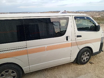 Toyota Hiace - Photo 10