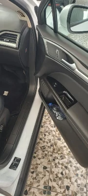 Ford FUSION - Photo 9