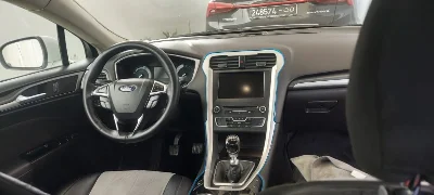 Ford FUSION - Photo 5