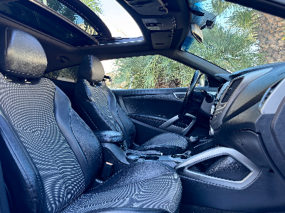 Hyundai VELOSTER - Photo 4