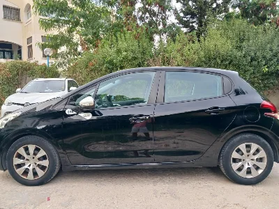 Peugeot 208 - Photo 6