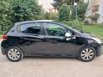 Peugeot 208 - Photo 3
