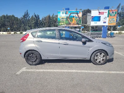 Ford FIESTA - Photo 4