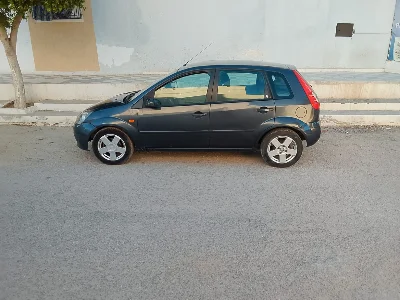 Ford FIESTA - Photo 8