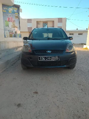 Ford FIESTA - Photo 2