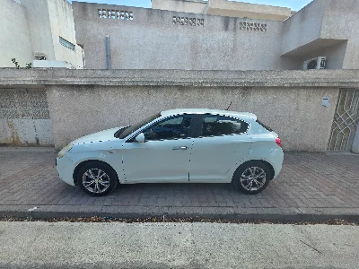 Alfa romeo GIULIETTA - Photo 6