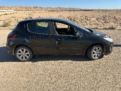 Peugeot 308 - Photo 2