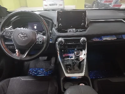 Toyota RAV4 - Photo 6
