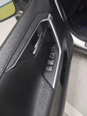 Toyota RAV4 - Photo 5