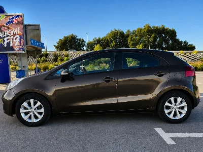 Kia RIO - Photo 5