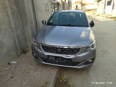 Peugeot 301 2017 Essence