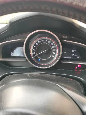 Mazda MAZDA3 - Photo 3