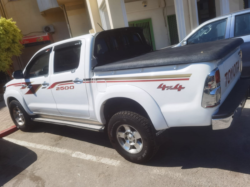 Toyota Hilux - Photo 9