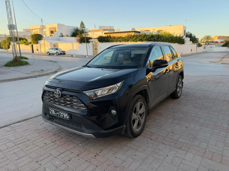 Toyota RAV4 - Photo 11