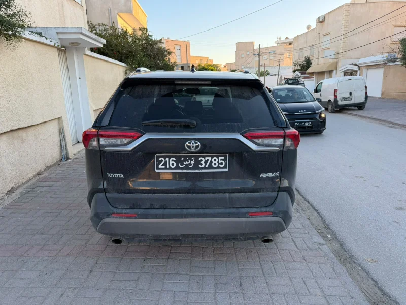 Toyota RAV4 - Photo 10