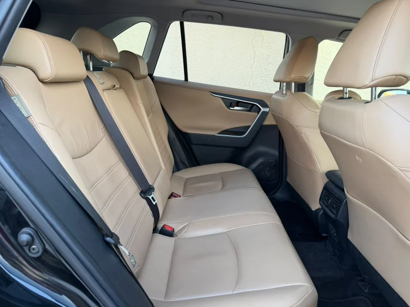 Toyota RAV4 - Photo 5