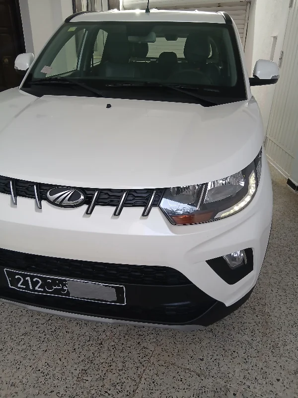 Mahindra KUV 100 - Photo 11