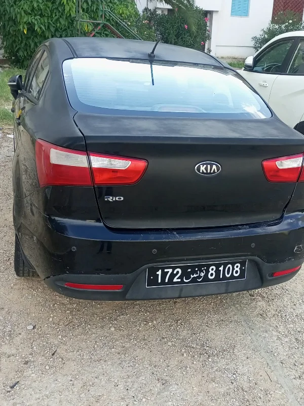 Kia RIO - Photo 4